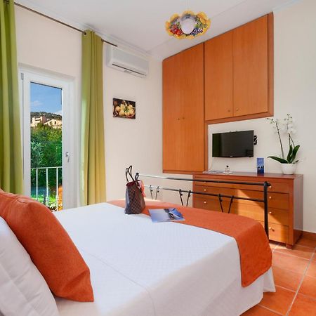 Relais Santa Lucia Bed & Breakfast ซอร์เรนโต ภายนอก รูปภาพ